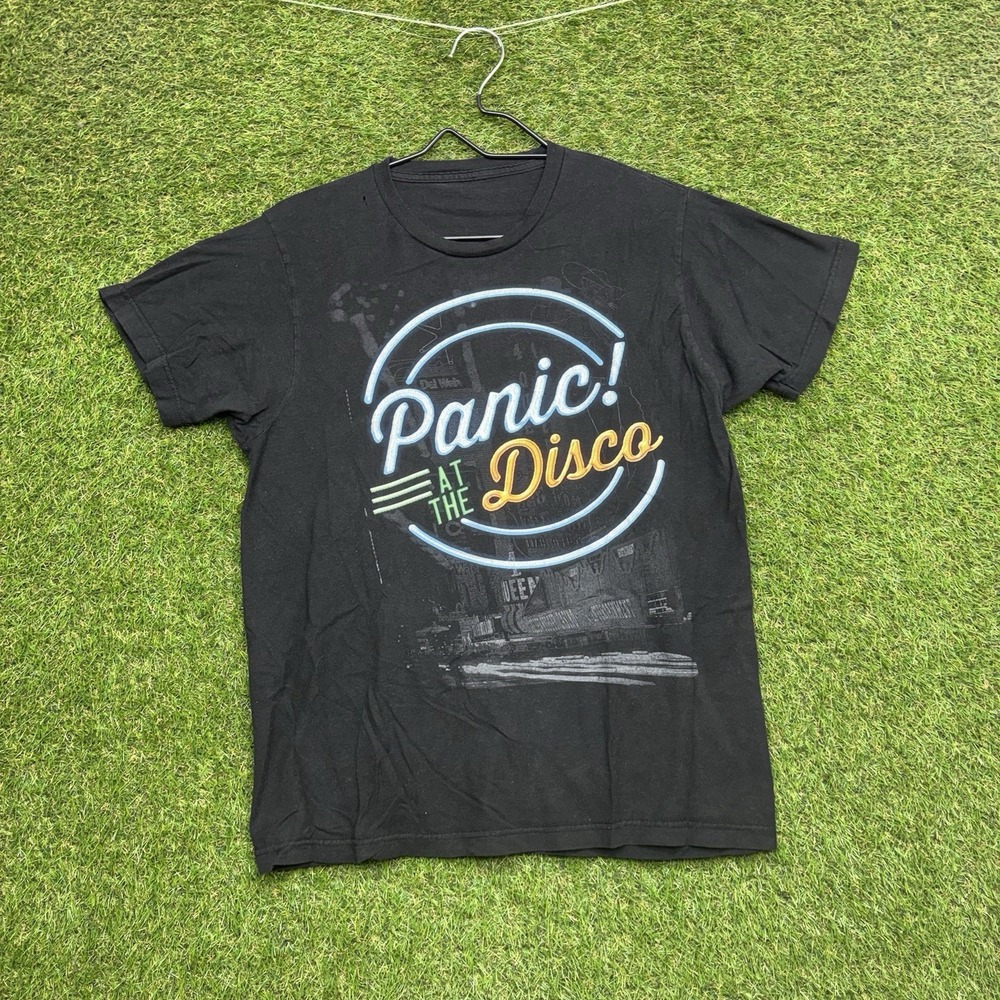 Panic! At The Disco Shirt Mens Medium Short Sleeve Black Tultex Band Concert y2k